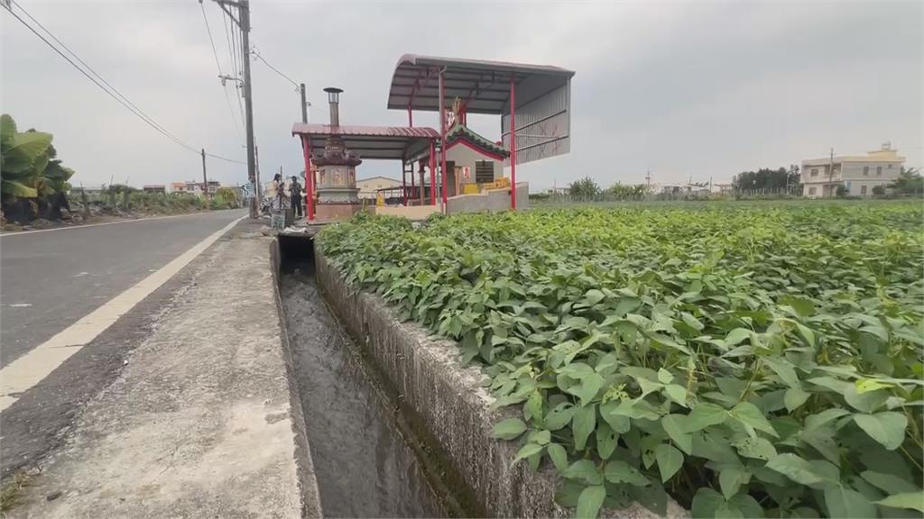 高雄70年土地公廟遭潑漆、機油 疑地主不同意整修工程動手