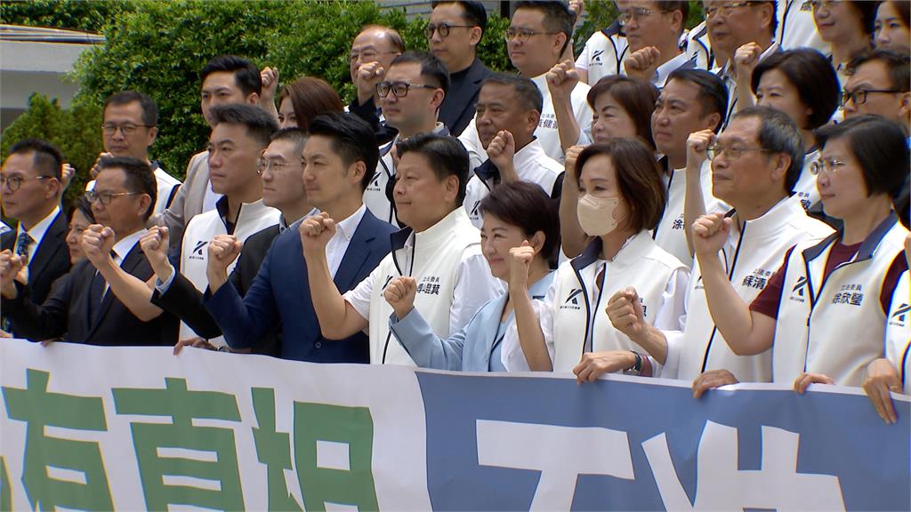藍黨團合體3市長反毒油宣傳上凱道 現場卻不見鄭麗文?