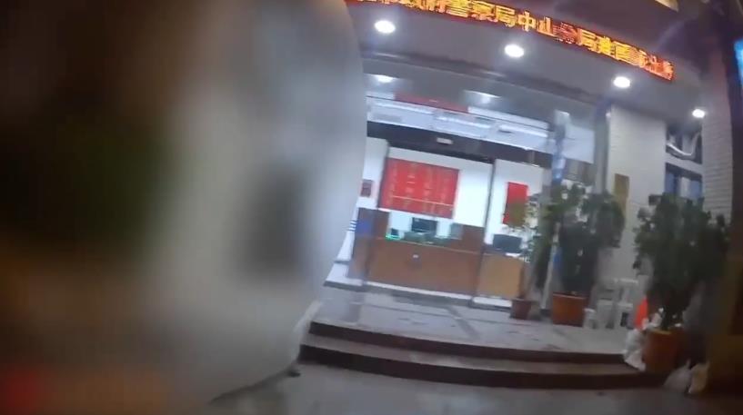 快新聞/榮星花園「攝」狼出沒!噁男偷拍裙底還辯「只是壓到」 下場慘了