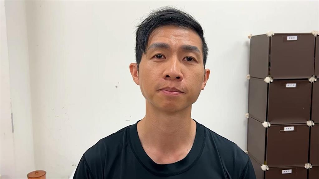 快新聞/苗栗龍舟賽翻船了 15隊員落水畫面曝光
