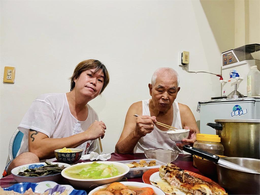 賴清德工寮遭控違建!「礦工之子吉董」無奈寫千字文曝真相:笑笑而已