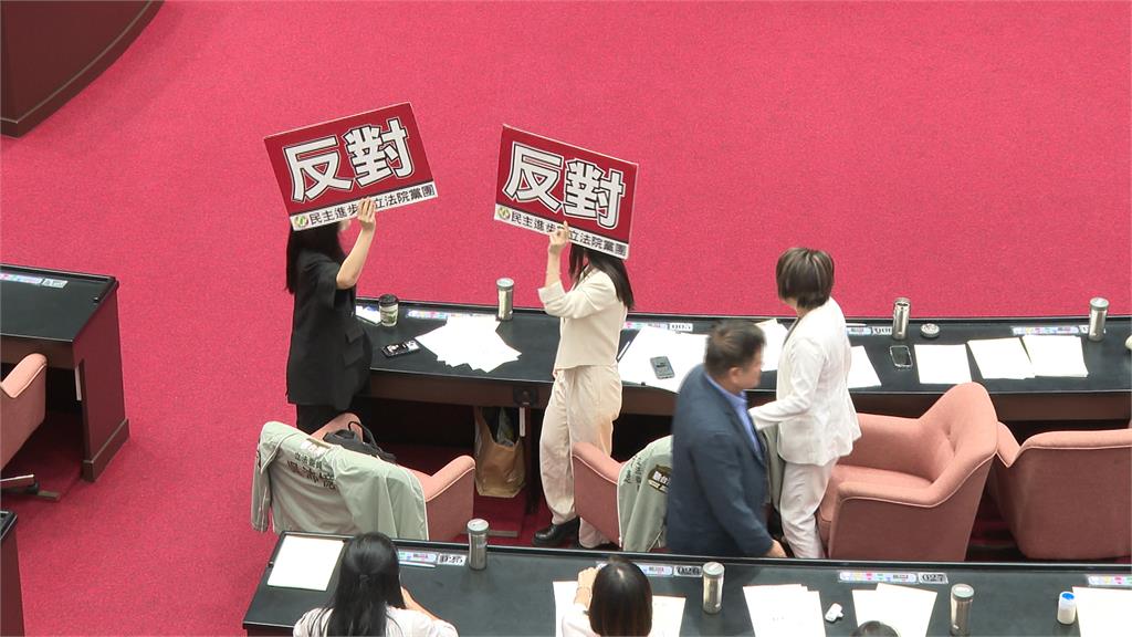 黃國昌嗆公投數「別說三道四」　游盈隆：法律有禁止嗎？