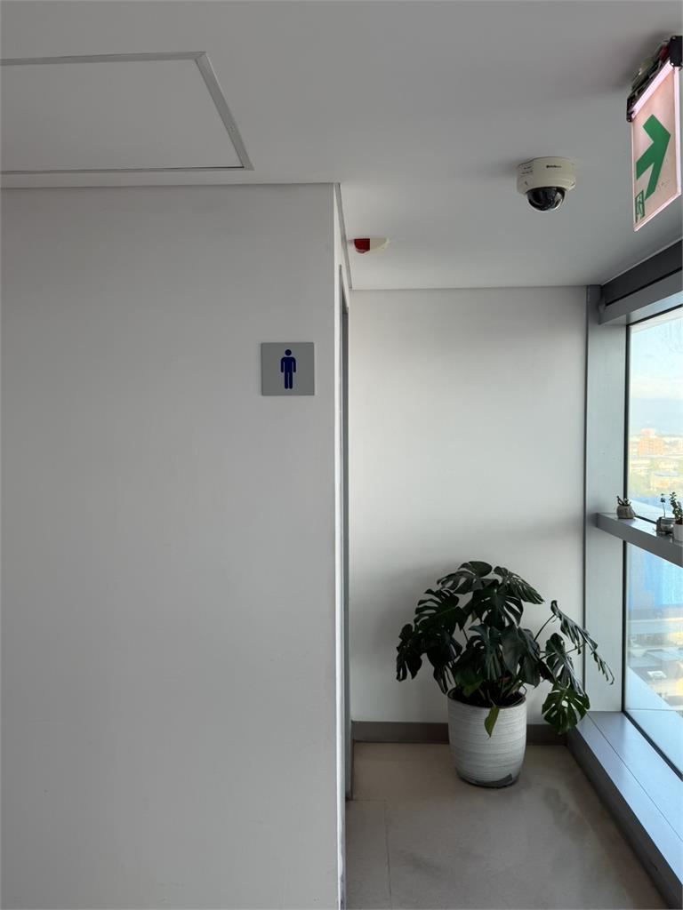 日本接連爆出犯罪案件!80多歲老翁「公廁如廁」遭變態中國男侵犯