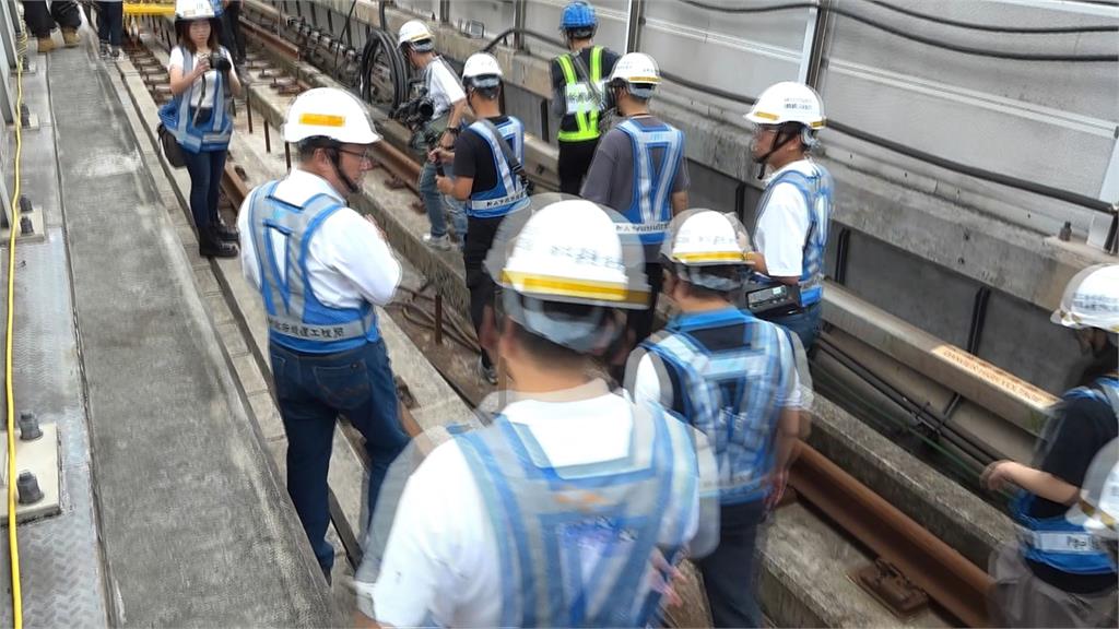 第一跨鋼箱梁啟動頂昇復位　新北捷運環狀線拚年底全線復駛