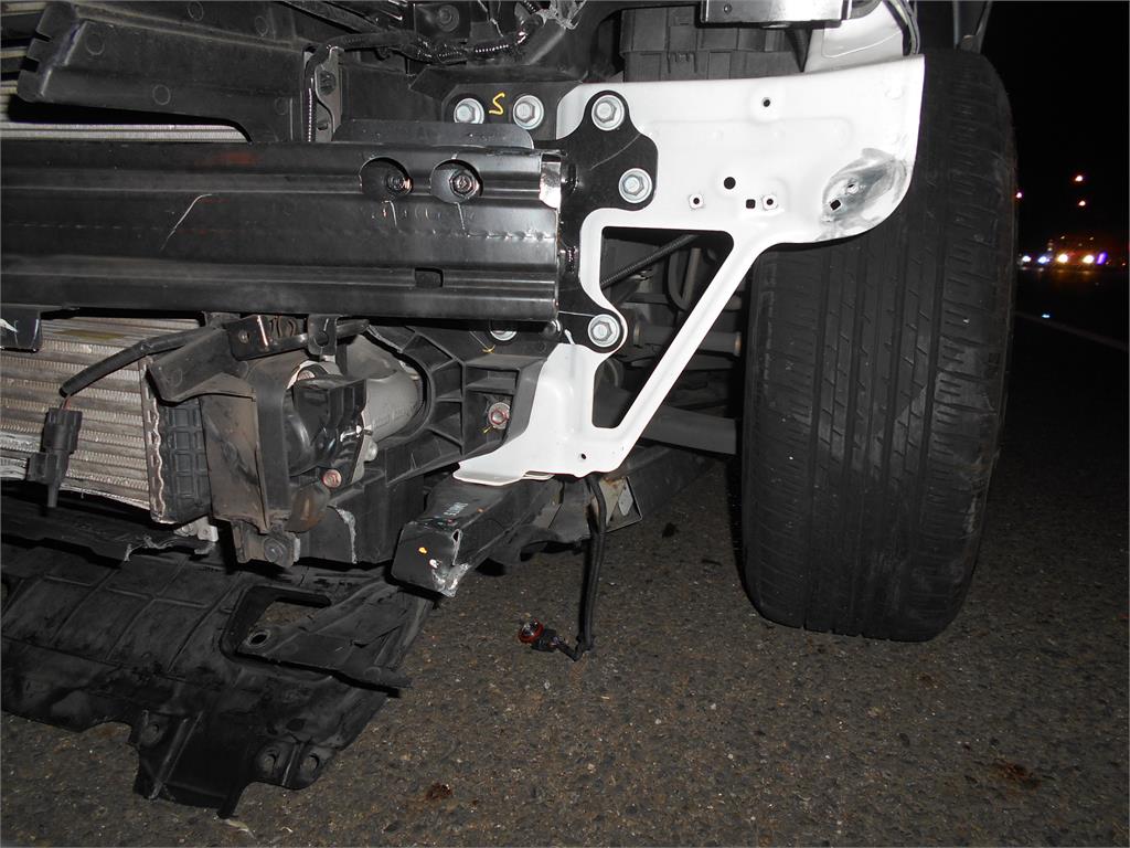 國道「鐵架掉落」８車遭殃！網轟根本蓄意殺人