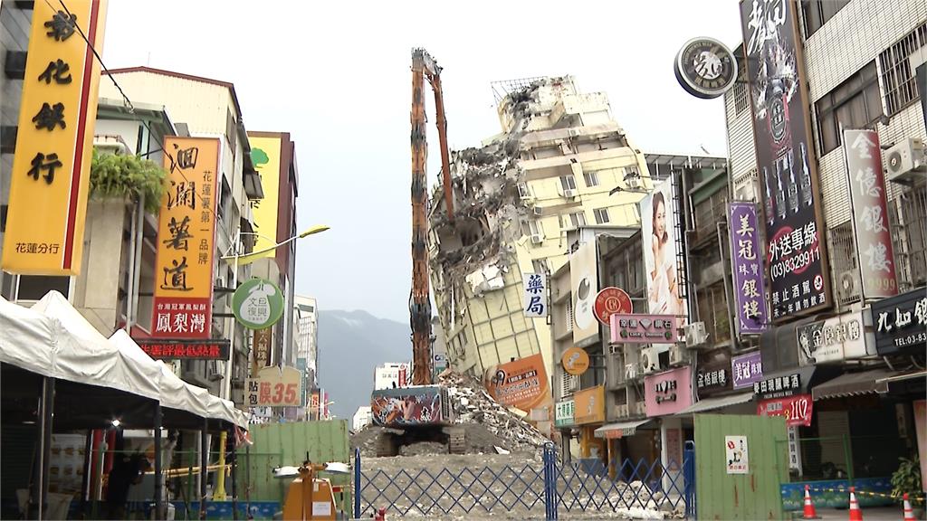 富凱飯店共位移4.7公分　憂下雨「魯夫號」火速從11樓拆到6樓