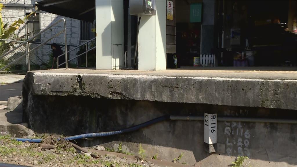 快新聞／台鐵平溪線恢復全面通車畫面曝　民眾返鄉參加同學會：還好及時搶通