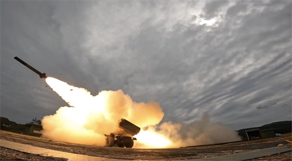 直擊陸軍「新戰神」海馬士震撼登場！跨海「精準獵殺」展現拒敵於境外的強大戰力