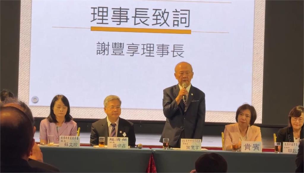 何欣純北屯出席青商後援會　喊話「要和年輕人站一起」