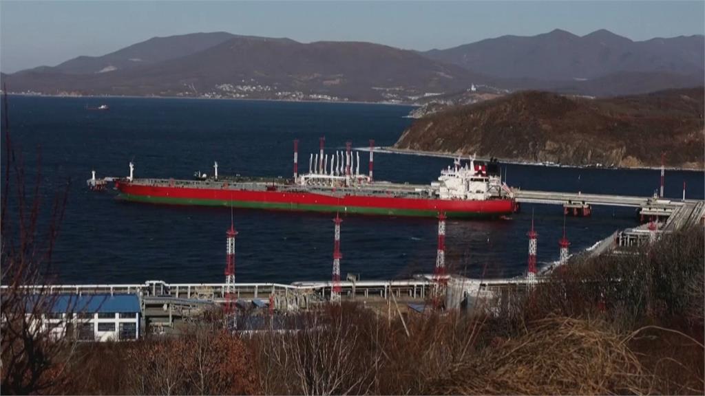 川普嗆伊別用能源挾持世界！　將「豁免石油制裁」穩定油價