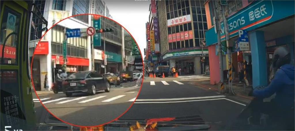 一連串暴衝車禍「全是78歲老翁」!命理師示警「犯2沖」網驚:川普也…