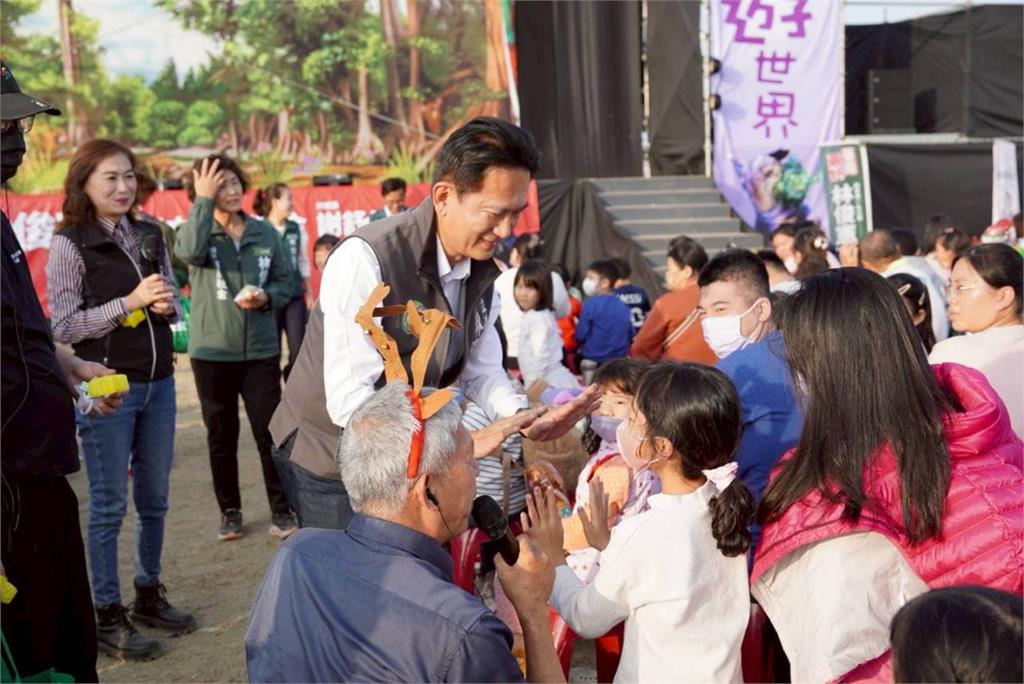 快新聞／林俊憲連年耶誕送歡樂　紙風車劇團再度感動台南親子