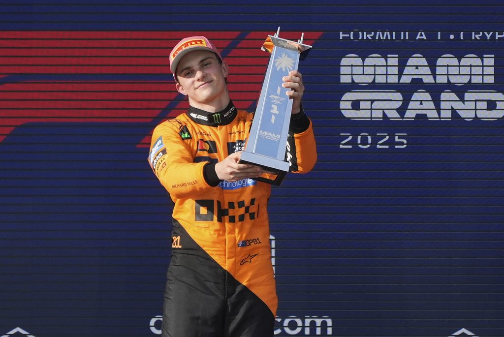F1(影)/等比例樂高積木賽車路上跑 邁阿密大獎賽車手們童心再起超開心