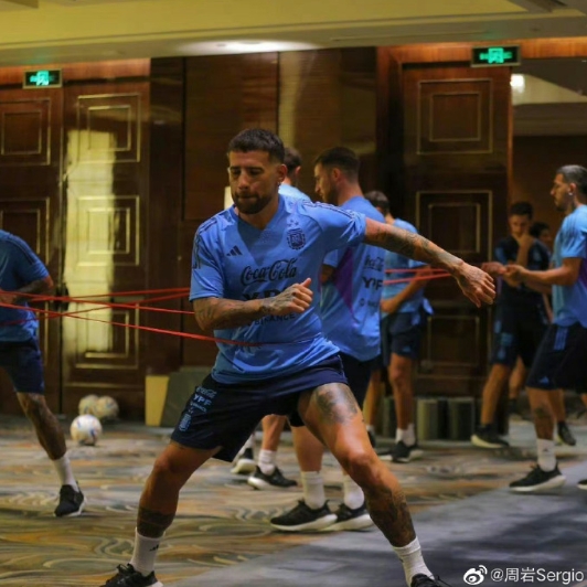 足球／梅西旋風席捲中國！球迷失控擠爆飯店全被拍　網傻眼：太瘋狂