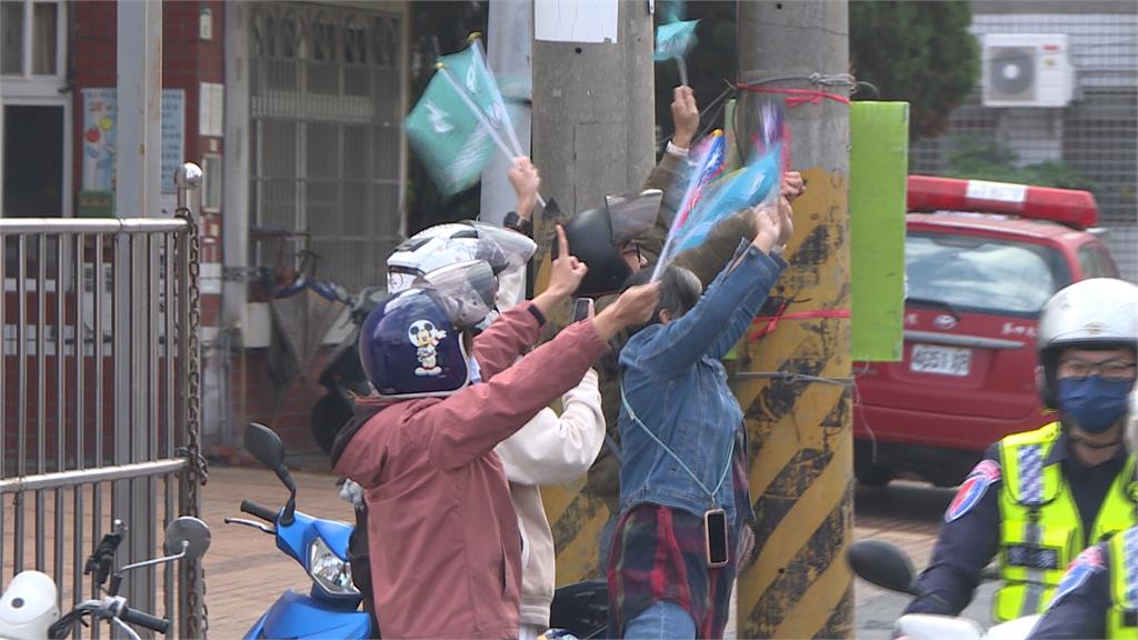 柯文哲南.高大掃街 轟藍營「選到沒步 操作棄保」