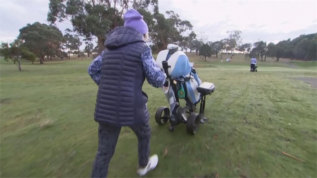 活到老打到老！澳洲98歲老奶奶　每週兩次高爾夫、步行7公里