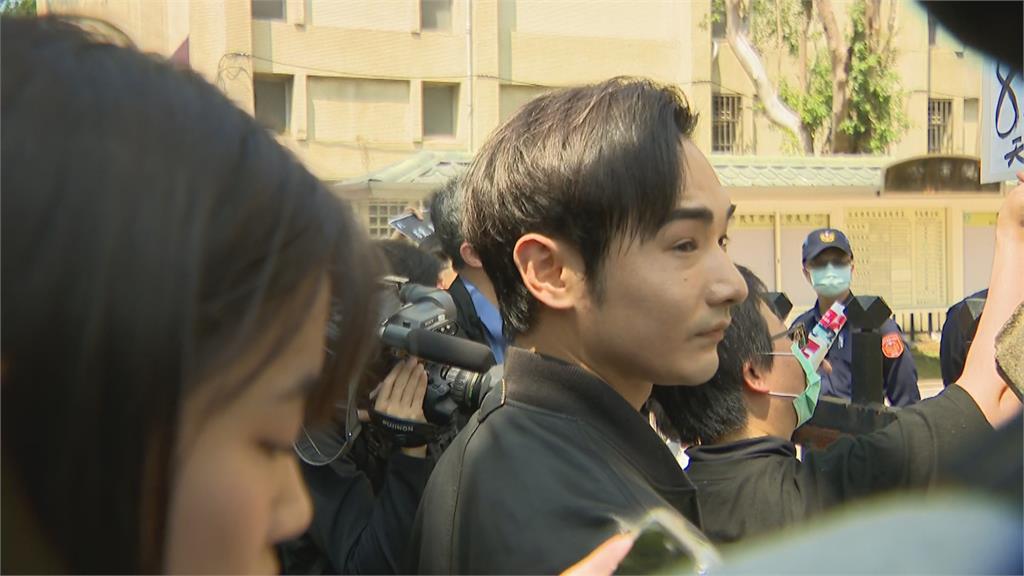 快新聞/慘!游智彬參一咖聲援亞亞遭架走 還被八炯、閩南狼嗆爆:丟臉啦共匪