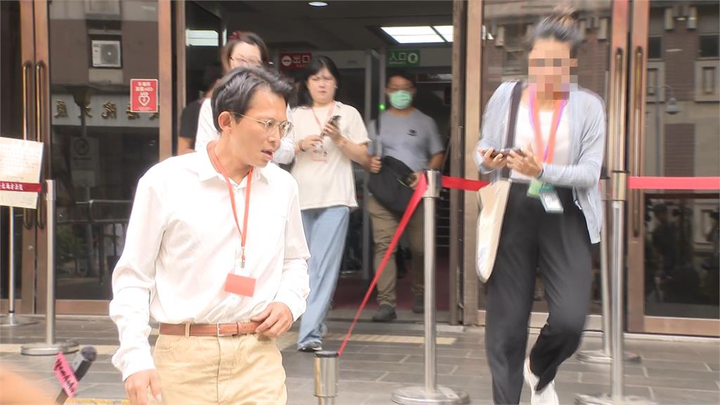 狗仔風暴! 中央社女記者發辭職聲明 黃國昌持續神隱