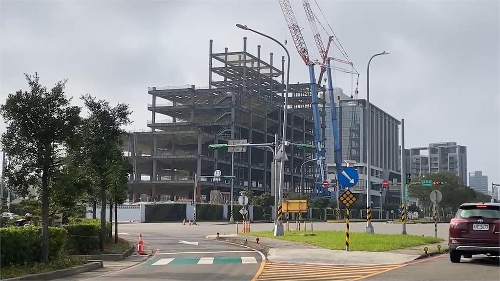 工人自高空吊車平台墜落 身體挫傷腦部出血