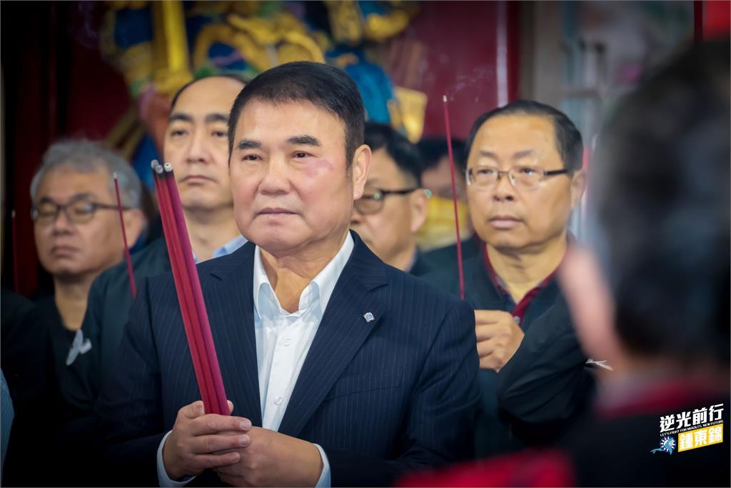 曾喊阿北絕不貪錢!鐘東錦遭問「相信柯文哲清白嗎」下秒鬼轉真實反應曝光