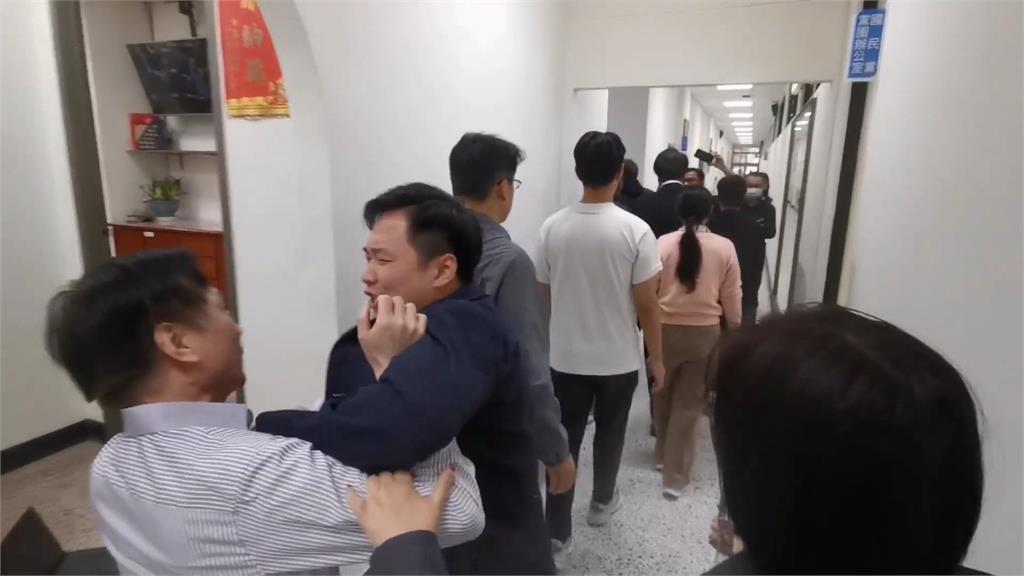 罷免牛煦庭連署破3萬　罷團：達標後將助友軍催連署