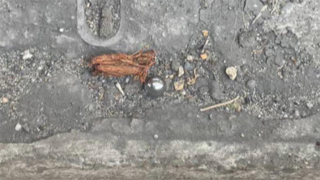 疑遭空氣槍射擊鋼珠彈　淡海3輕軌站、3公車站亭玻璃碎裂