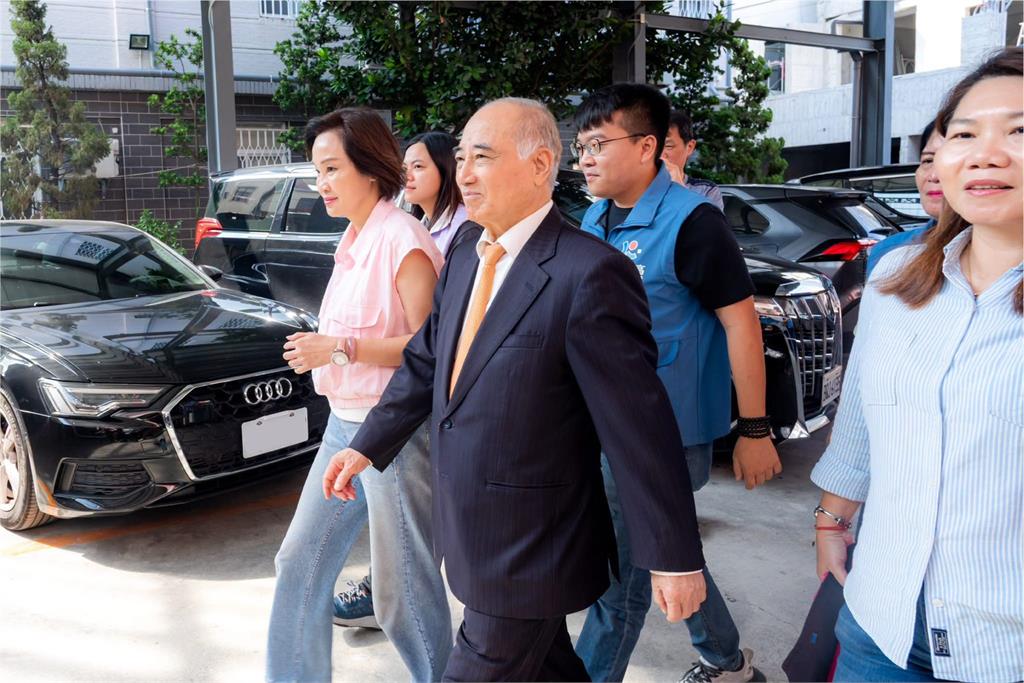 戰鬥團隊就定位！綠營亮「英邁捷」陣容　藍營柯志恩邀王金平親自出馬
