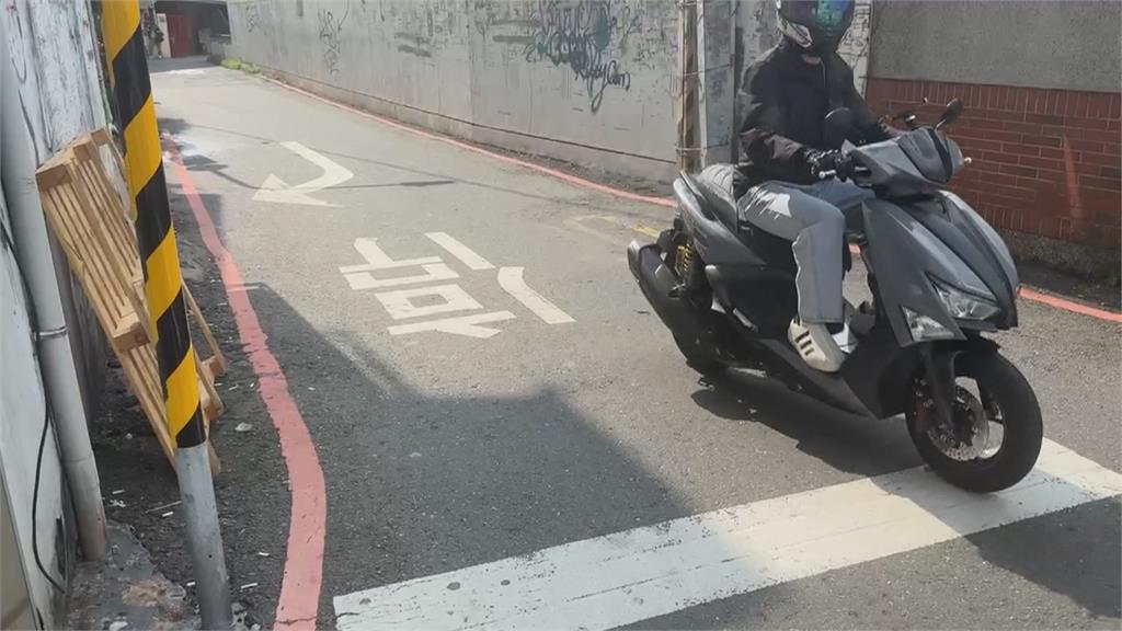禮讓行人「沒做這件事」險被開罰 騎士秀畫面喊冤!道交規定有明寫