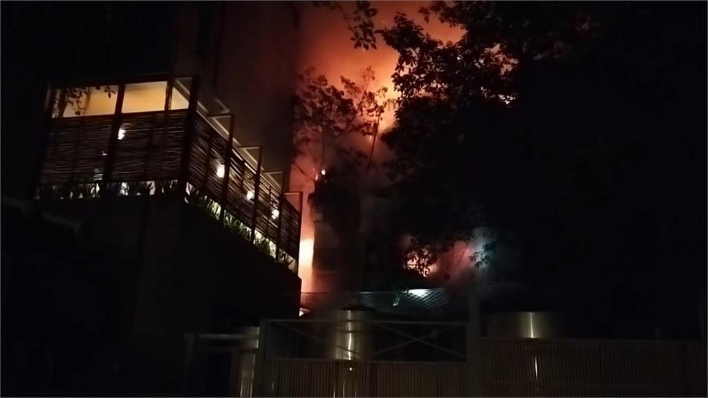 砰!北投溫泉飯店夜間大火 烈焰沖天急疏散88人