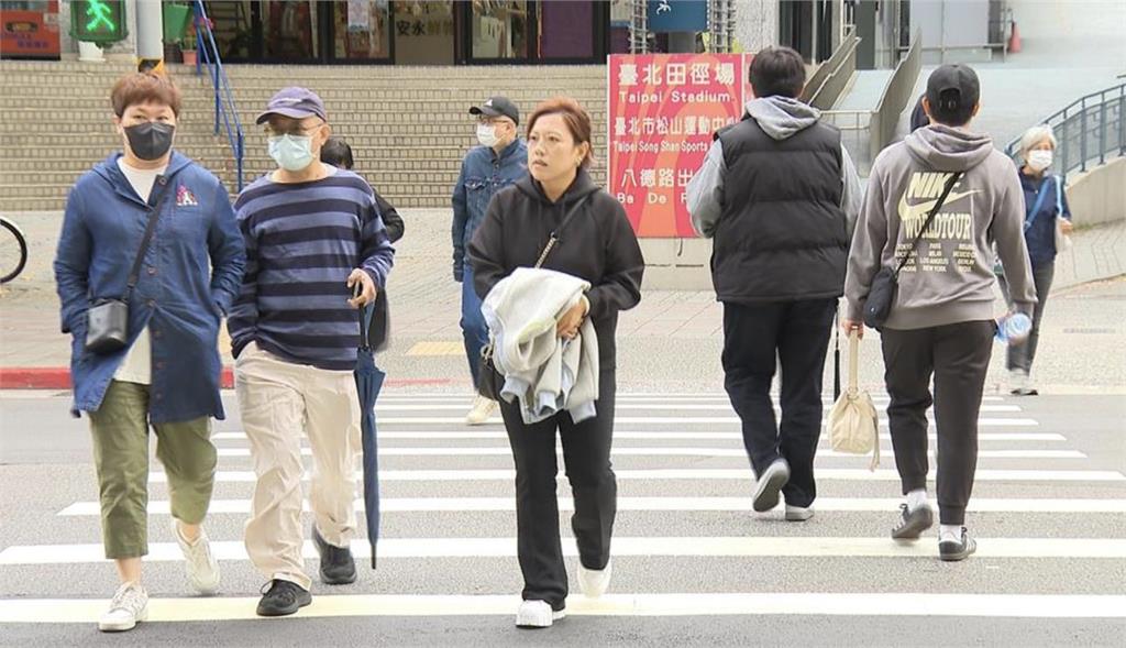 初二回娘家「北台急凍一片白」台北9.9度!鄭明典PO圖:寒流達標