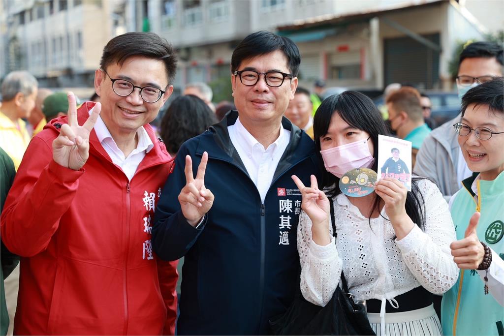 快新聞／初四迎財神發紅包！陳其邁偕賴瑞隆走春　細數有感幸福政績