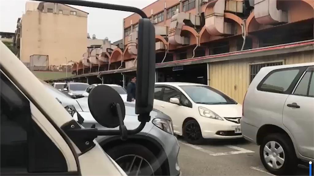 10車等1人！張本渝怒拍影片公開「停車場1自私舉動」：不管別人死活