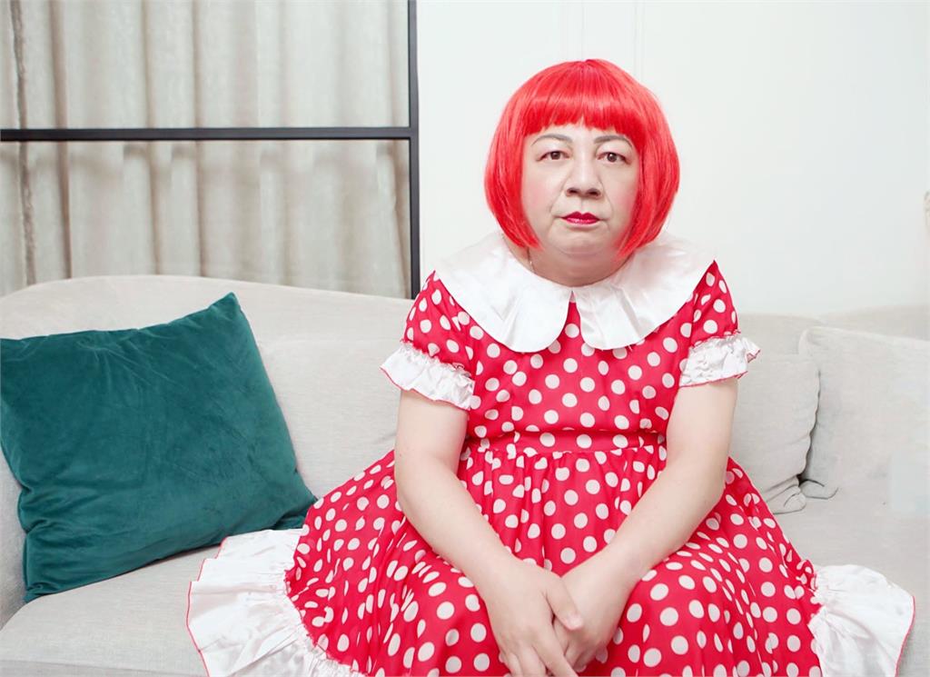 中國偽娘紅姐上演「男莖大屠殺」震撼台海 撞臉「董月花」網:新實境?