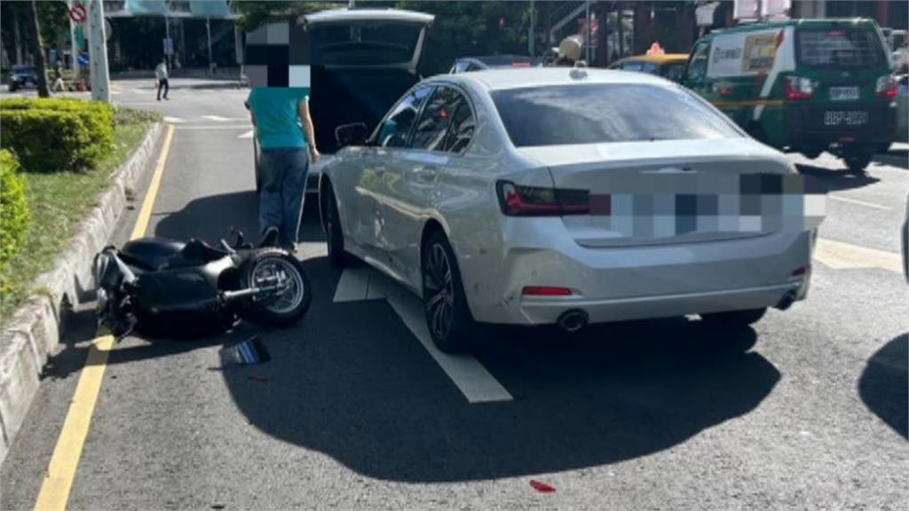 又是高齡駕駛！87歲翁開豪車　三線道鬼切撞死電動車騎士