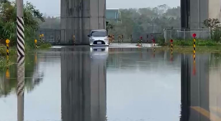 宜蘭慘遭豪雨狂炸! 多處仍淹水 蘇澳鎮長:14年來最嚴重
