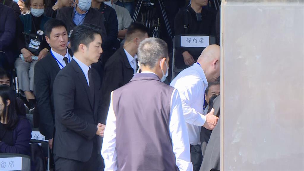 快新聞/馬英九、蔣萬安出席二二八追思會 遭受難家屬怒嗆:加害者後代走開