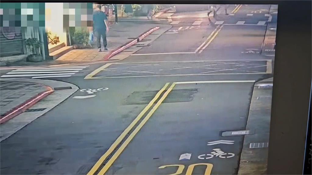 誤會大了？路人欲提醒車壓斑馬線　駕駛以為偷拍衝出拍打手機
