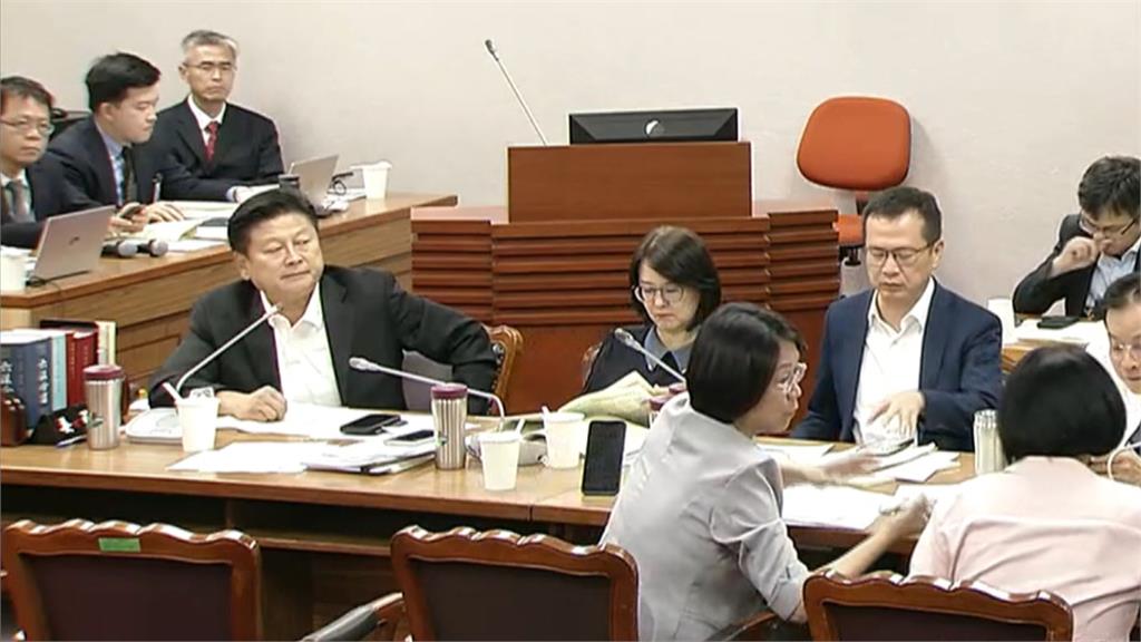 朝野協商遭王義川嗆:在大聲什麼 黃國昌「石化關麥」畫面曝
