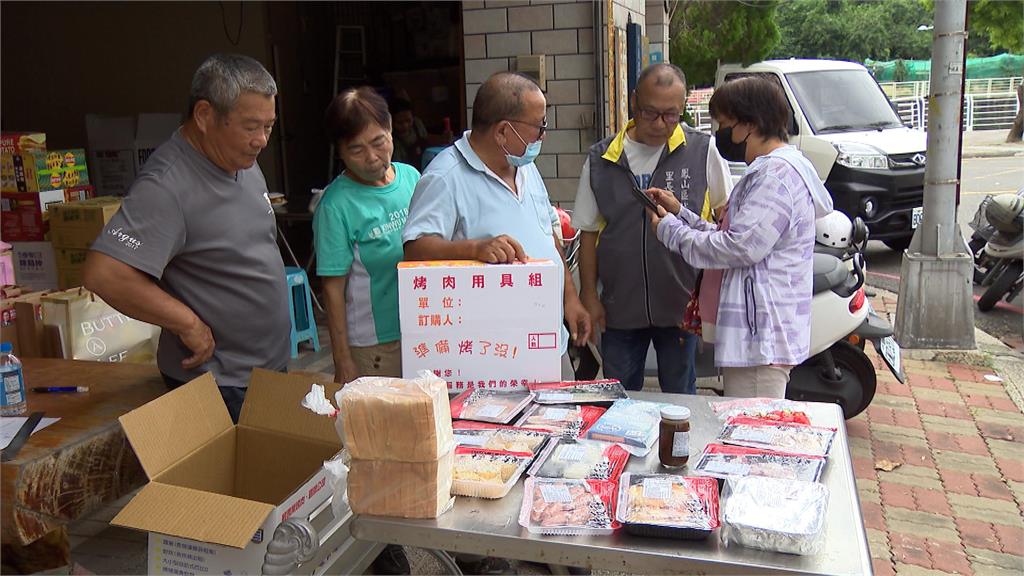 公園禁烤！燒烤攤生意強強滾　鳳山「這裡」封街烤肉...快過來