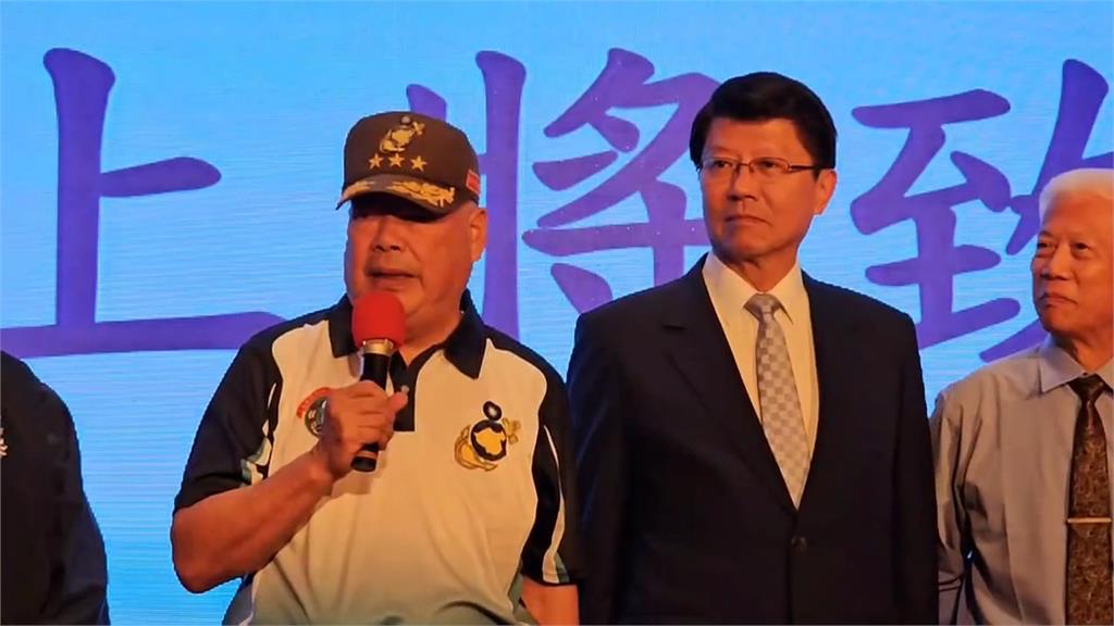 季麟連公開贈謝龍介玩具槍　槍枝來源是「台灣槍王」