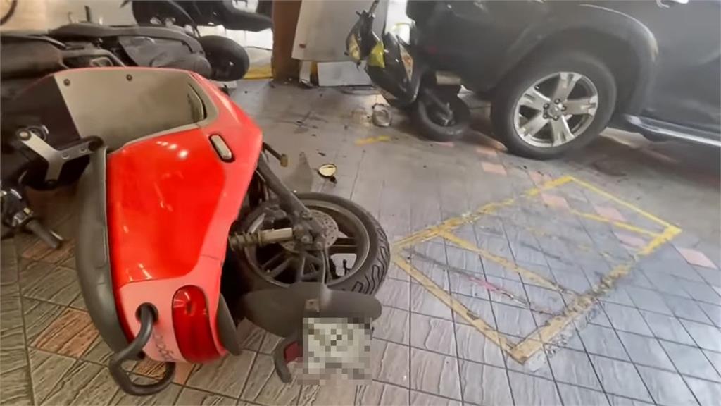 又有老人開車暴衝!北市7旬翁倒車衝進騎樓…騎士受傷險變夾心餅「驚悚畫面曝光」