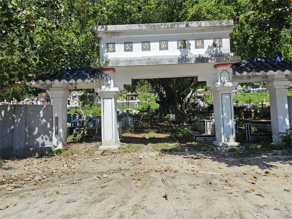 花蓮秀林公墓遭土石流掩埋　鄉長會勘協助遷移安置