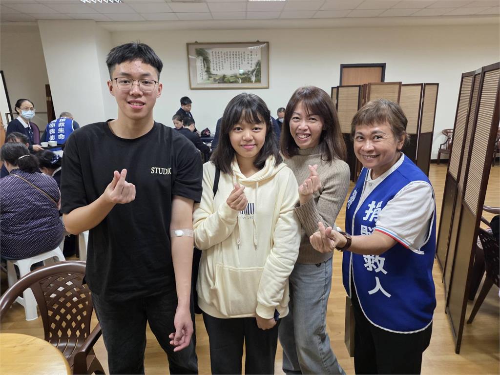 愛髓時都在關渡心相繫  挽袖驗血建檔