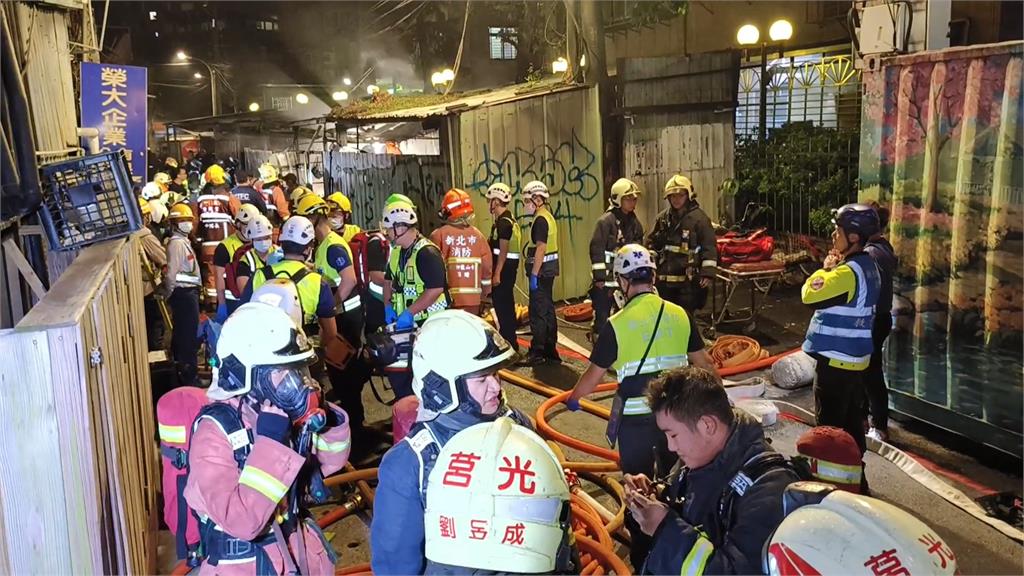 家人都住對面民宅　板橋鐵皮屋暗夜火　獨居婦喪命