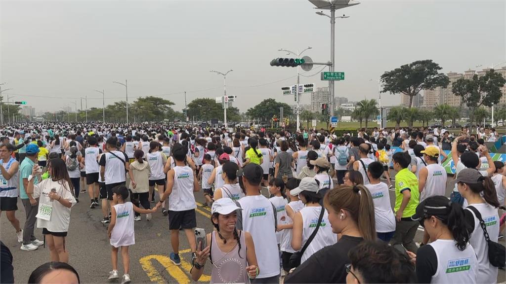 韓籍啦啦隊女神邊荷律加持！　知名運動飲料路跑吸1.3萬人參加