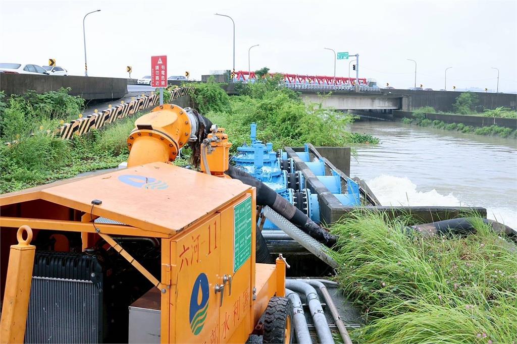 抽水機全力運轉　黃偉哲督軍安定治水工程