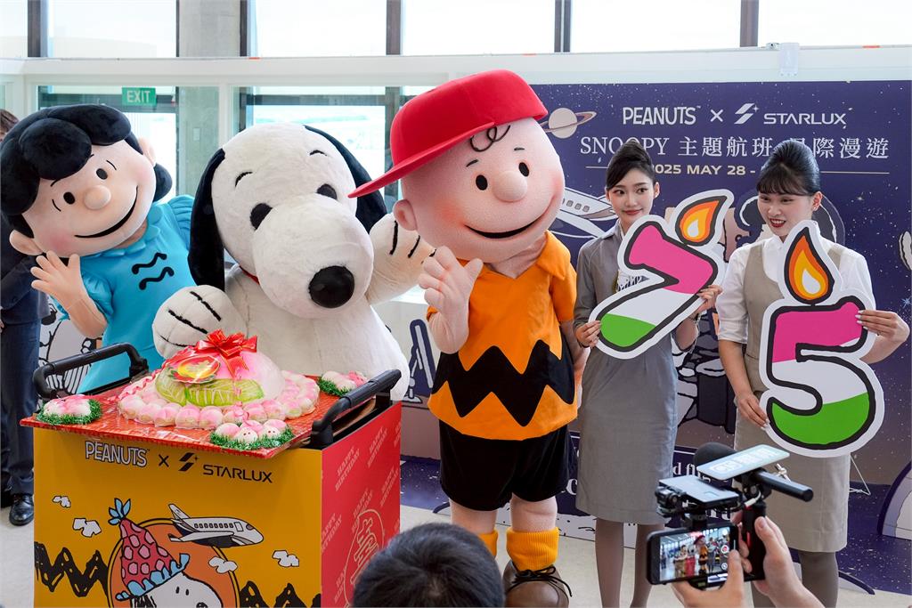 主題航班熱   星宇再推SNOOPY航班慶生派對登場