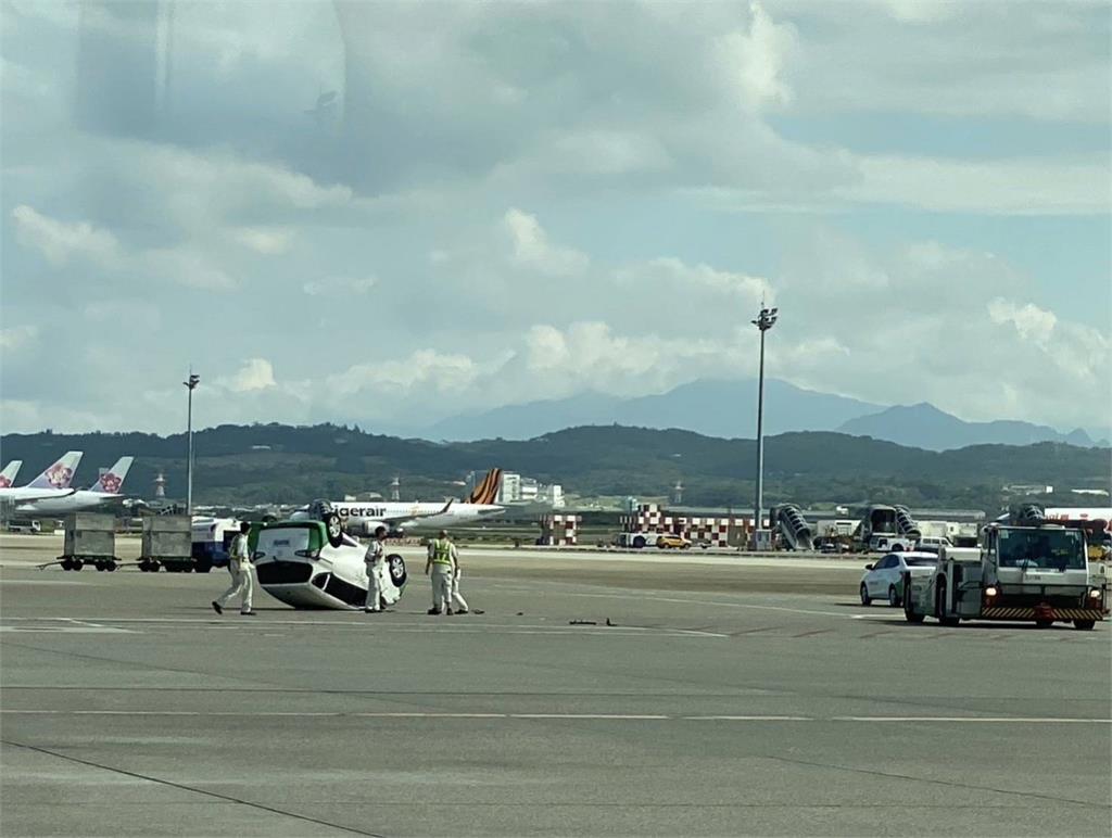 快新聞／長榮空廚加餐車與航勤航機拖車「相撞翻覆」　空廚人員傷勢曝光