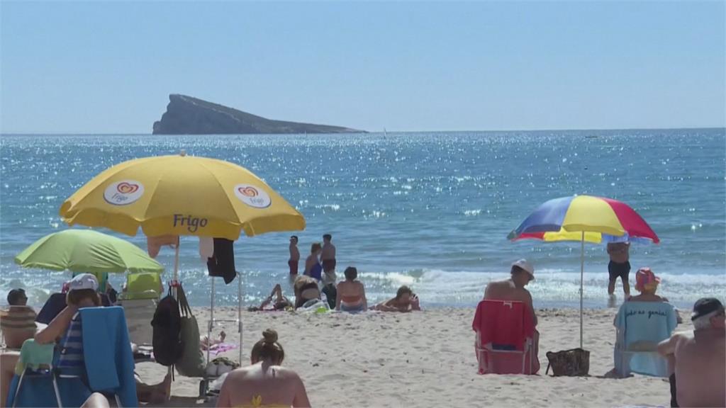 熱浪發威！阿根廷飆破38.8度熱到快窒息　西班牙海灘擠爆度假遊客