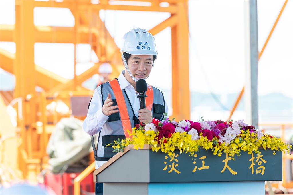 快新聞／淡江大橋「最親民總統」布條遭炒作　媒體人還原真相嗆：查證不難